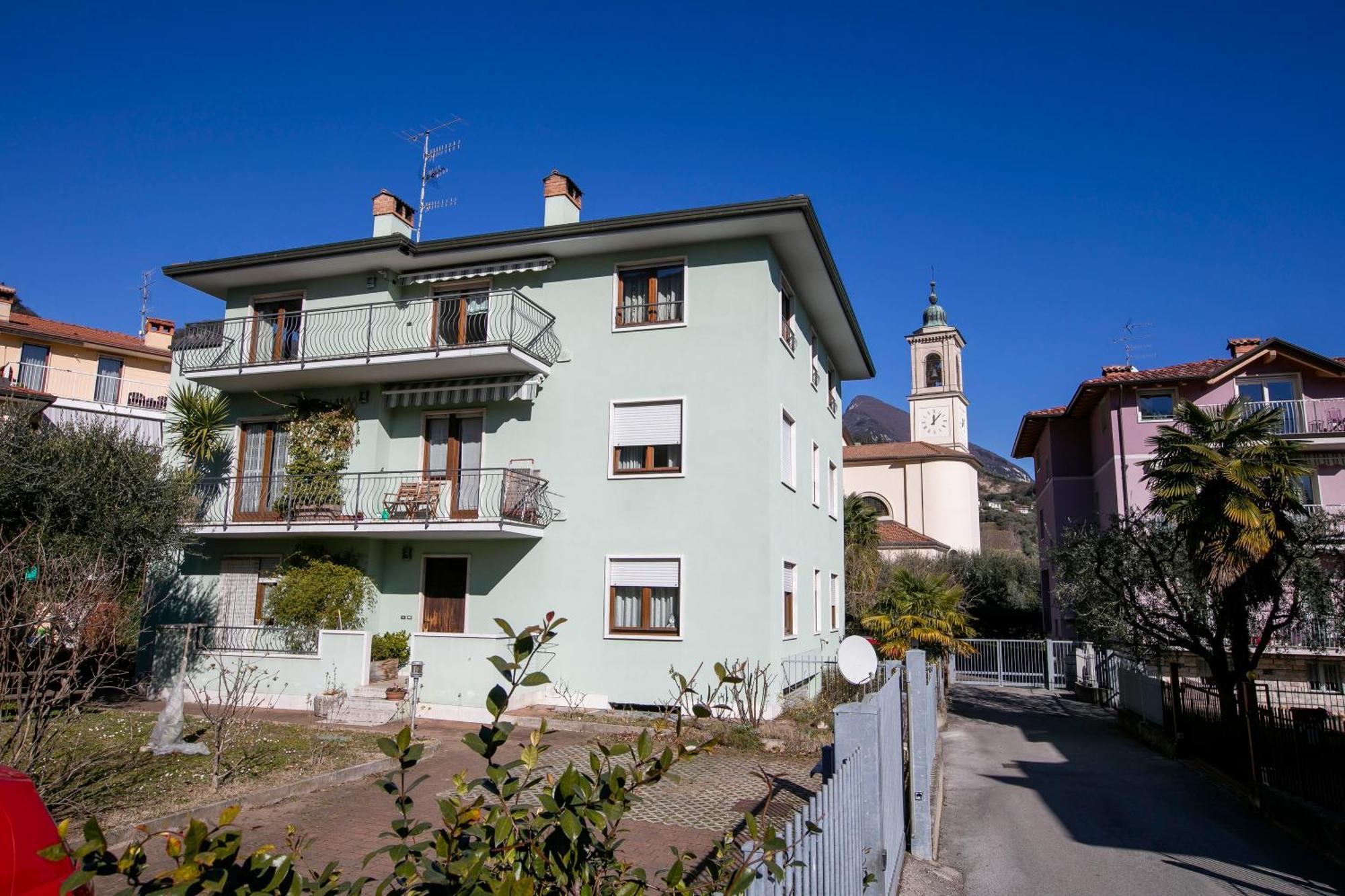 Paulie Apartment - Happy Rentals Riva del Garda Eksteriør bilde